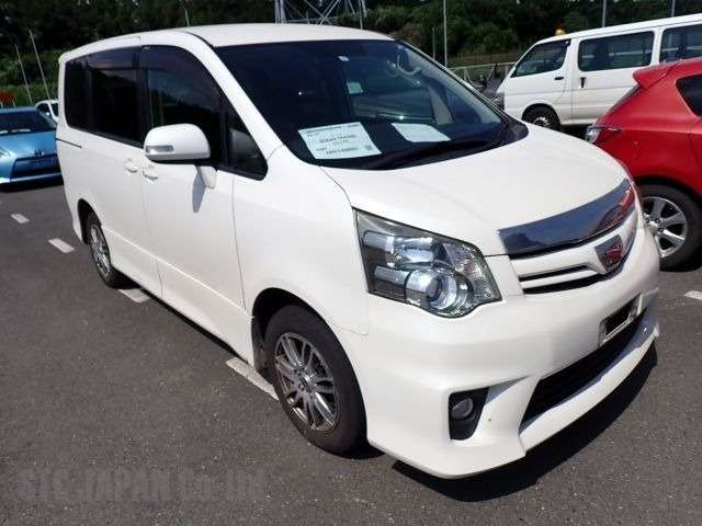 Toyota Noah 2017 2000 Image