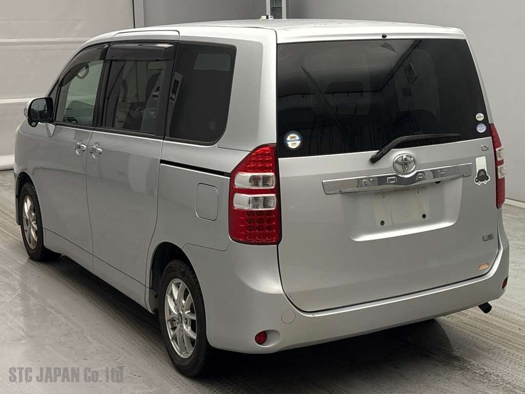 Toyota Noah  2007 2000cc Image