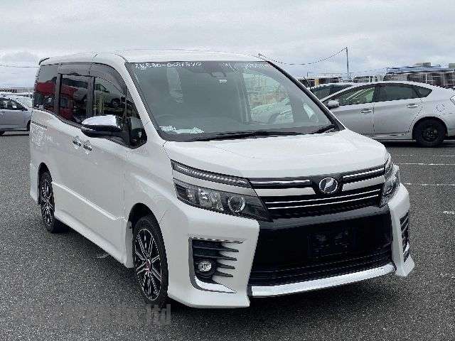 TOYOTA VOXY  2022 2000 Image