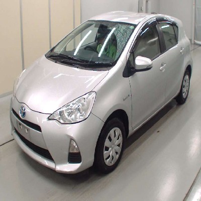 Buy Japanese Toyota Aqua S At STC Japan
