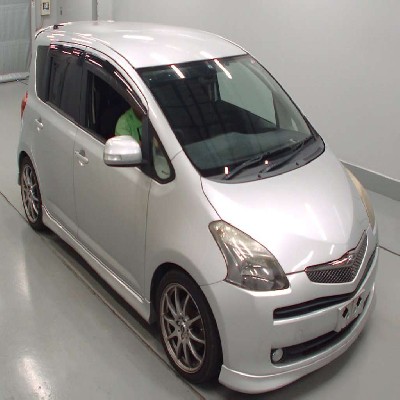 Buy Japanese Toyota Ractis  At STC Japan