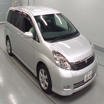 Buy Japanese Toyota Isis At STC Japan