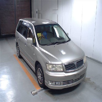 Buy Japanese Mitsubishi Chariot At STC Japan